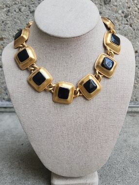 Vintage Anne Klein gold and black necklace